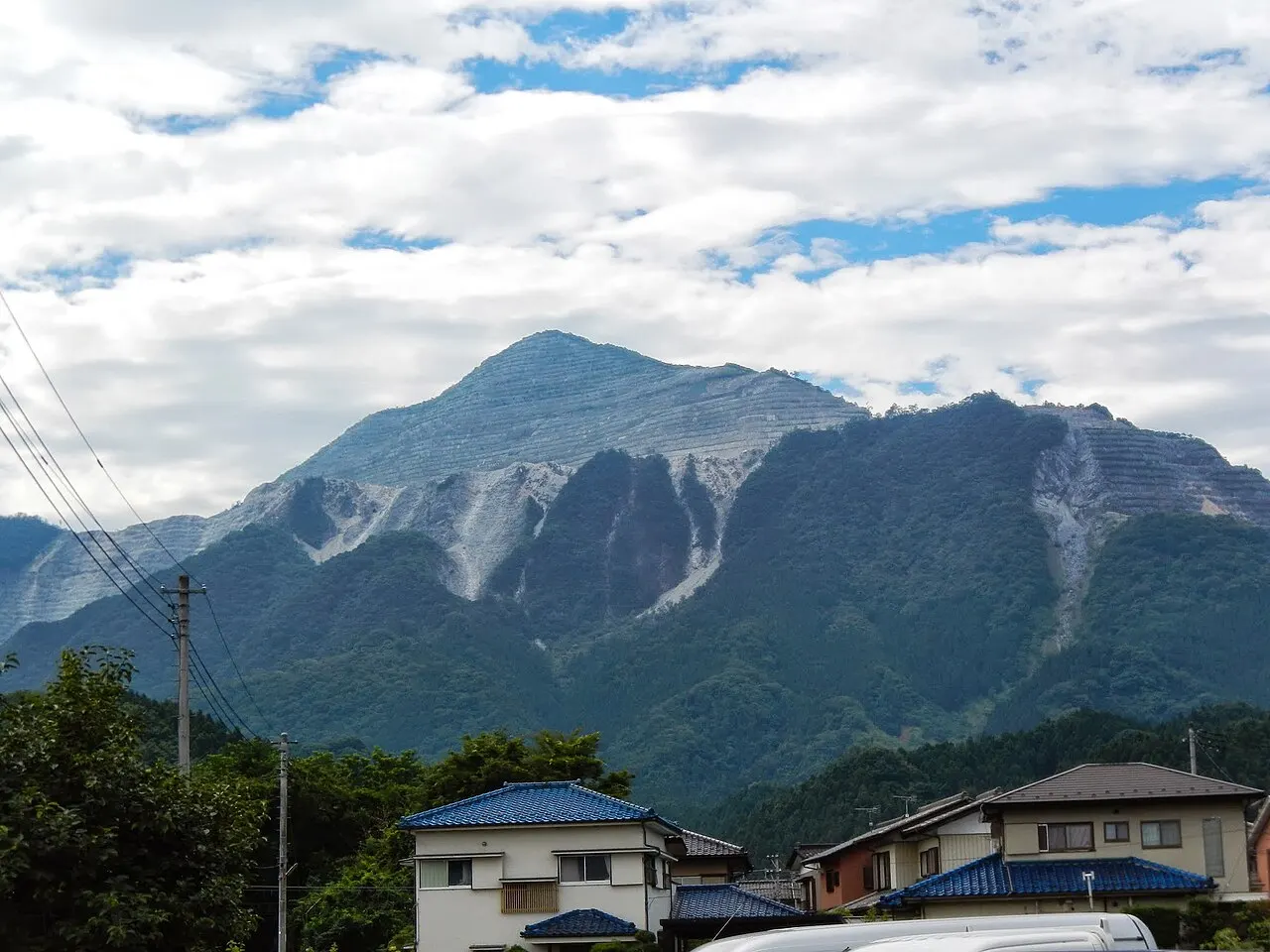 北西から見た武甲山