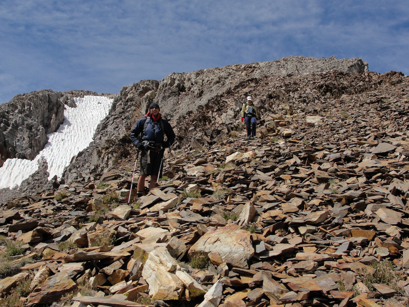 登山後に膝が痛くなる理由と対策｜下山時の膝痛を防ぐ方法を徹底解説