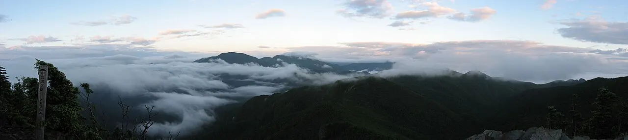 甲武信ヶ岳山頂からの眺め