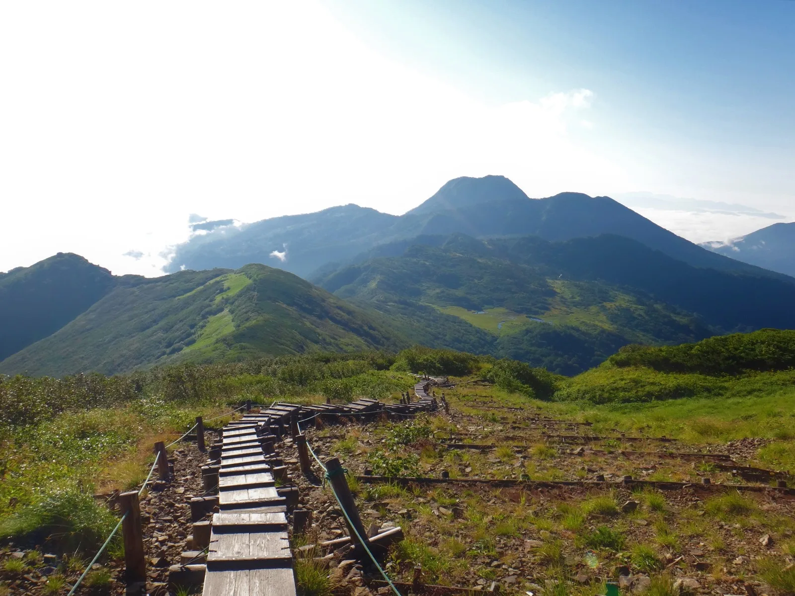 火打山側から見た妙高山の山容